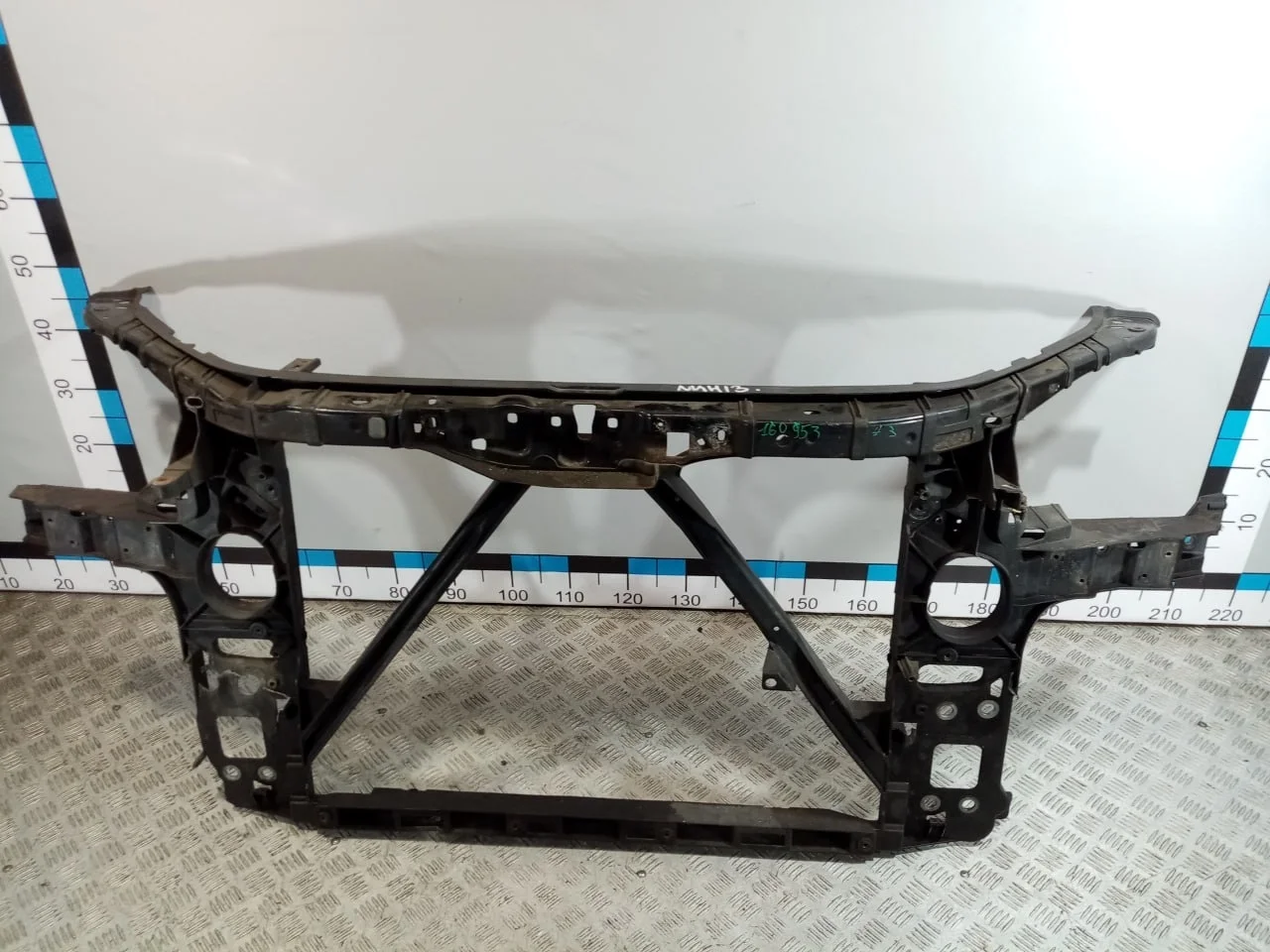 [Б/У] Панель передняя Audi Q7 4L 2005-2015 - Трещина пластика в нижнем левом углу [Незначительные дефекты] [Код: 00660015 ]