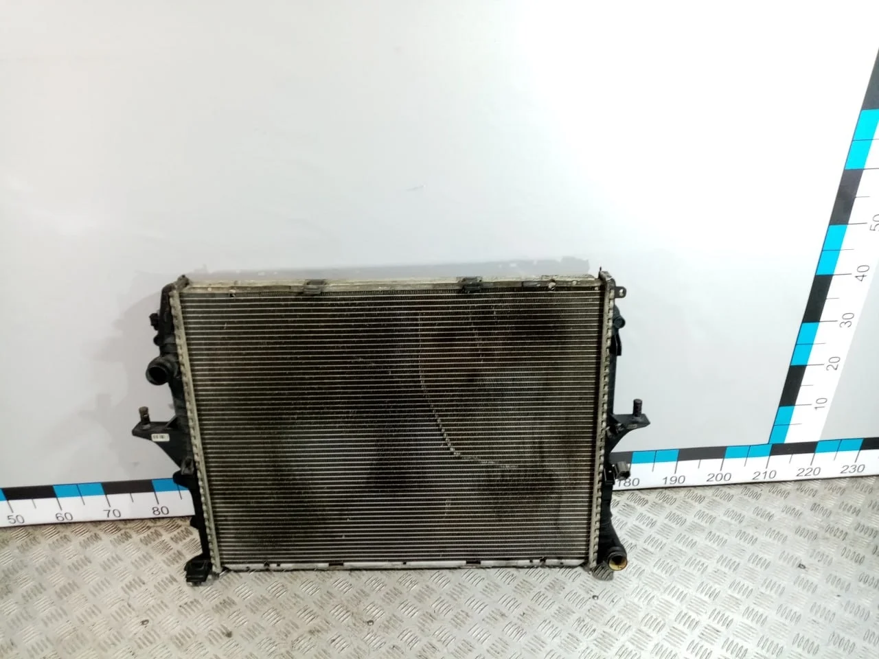 [Б/У] Радиатор охлаждения 710x551x40 [Код: 00659962 ]