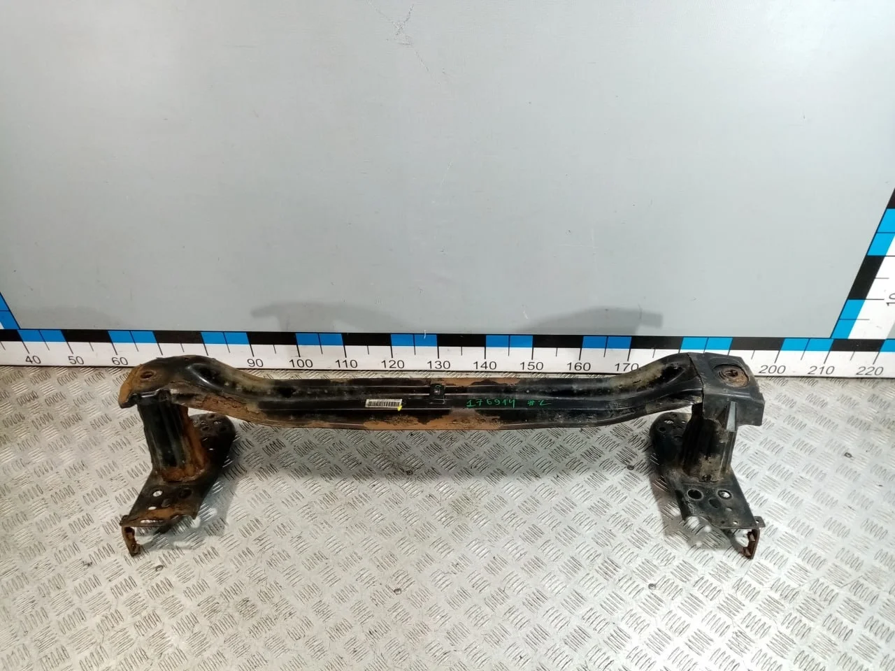 [Б/У] Усилитель переднего бампера [Код: 00657750 ]