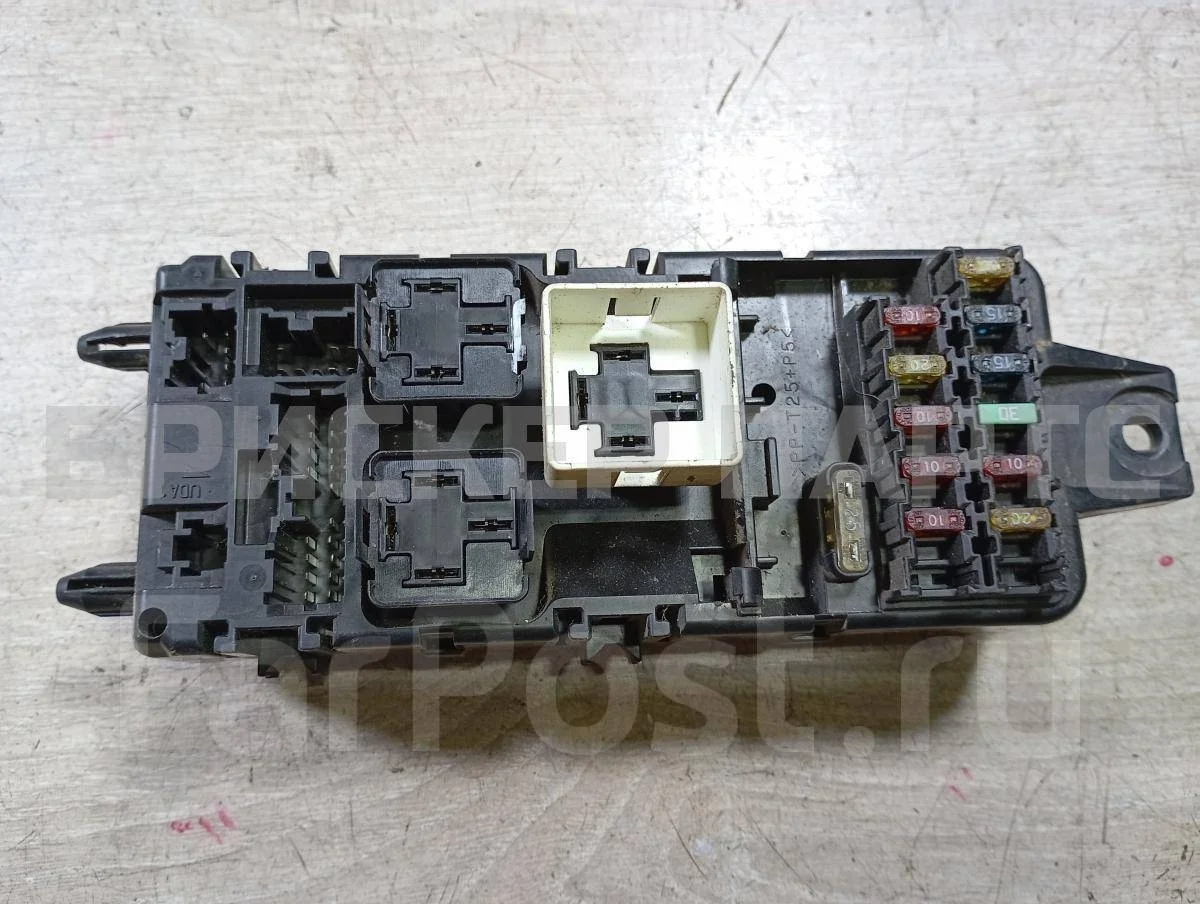 Блок предохранителей Митсубиси Каризма 1