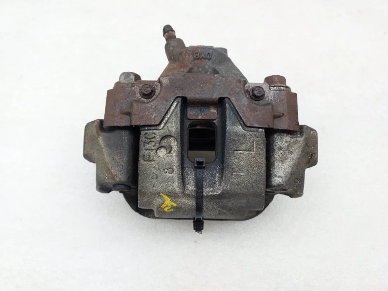 Суппорт тормозной Toyota Land Cruiser 2011 J200