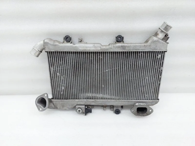 Интеркулер Toyota Land Cruiser 2011 J200