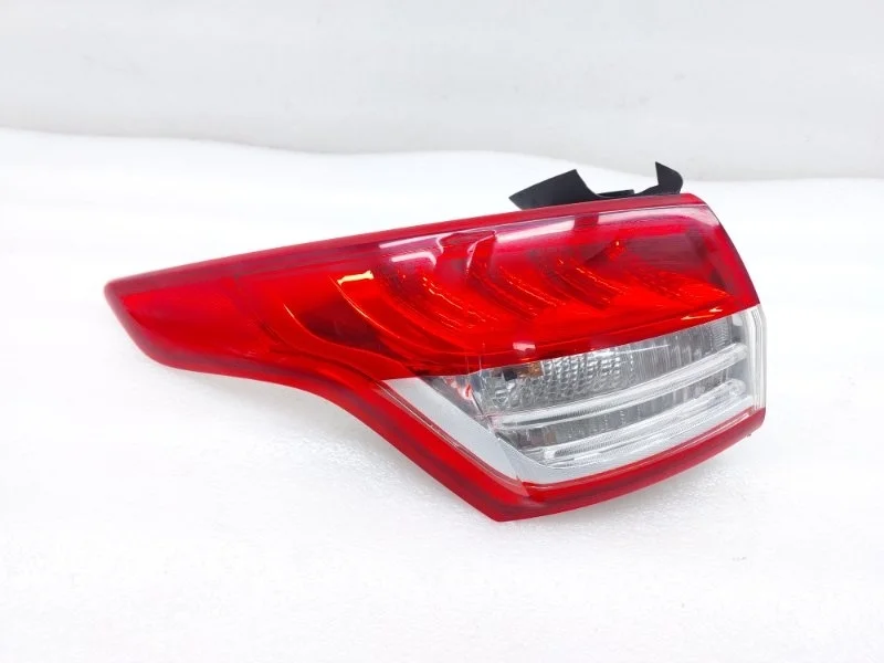 Фонарь Ford Kuga 2013