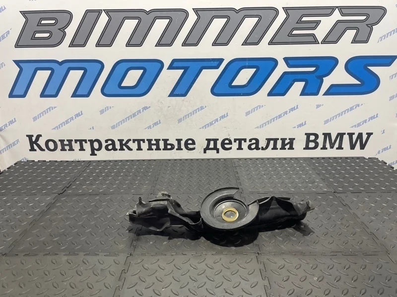 Уплотнитель капота BMW 316i F30