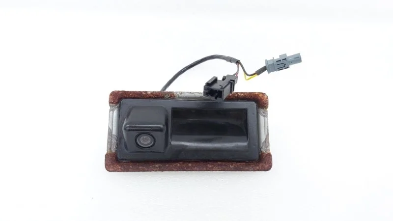 Кнопка открывания багажника Volkswagen Touareg 2014 NF