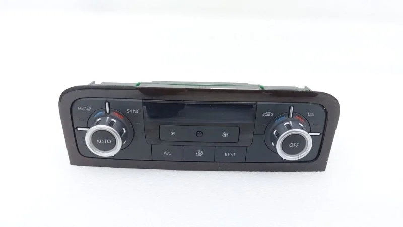 Блок управления климат контролем Volkswagen Touareg 2014 NF