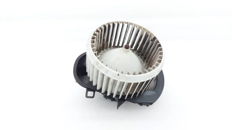 Моторчик печки Volkswagen Touareg 2014 NF