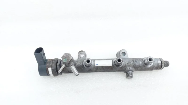 Топливная рампа Volkswagen Touareg 2014 NF