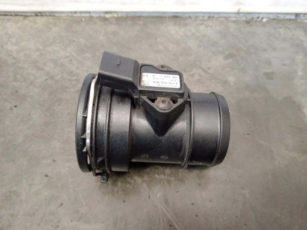 Расходомер воздуха Volkswagen Transporter 2006 T5