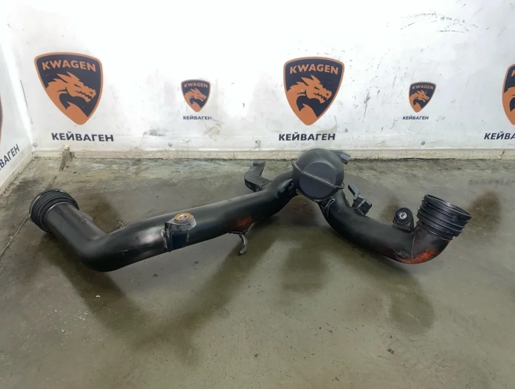 Патрубок интеркулера Volkswagen Touran 2009 1T