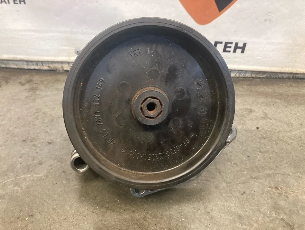 Насос гидроусилителя руля Mercedes-Benz -Class 2006 W211