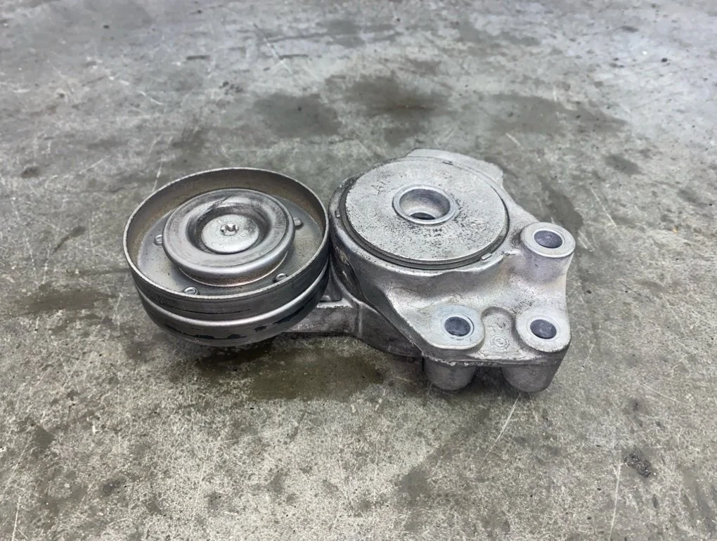 Ролик натяжной навесного оборудования Volkswagen Jetta 2013 J6