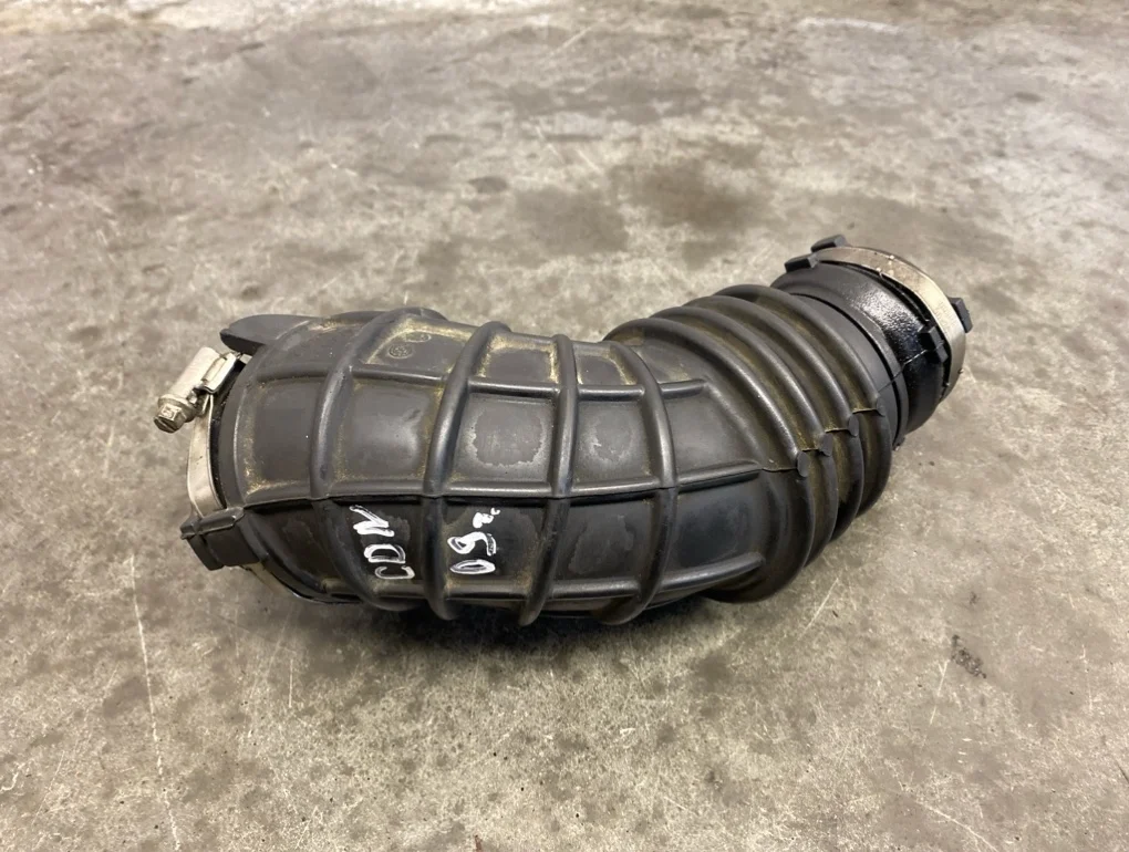 Патрубок воздушного фильтра Audi A4 2009 B8