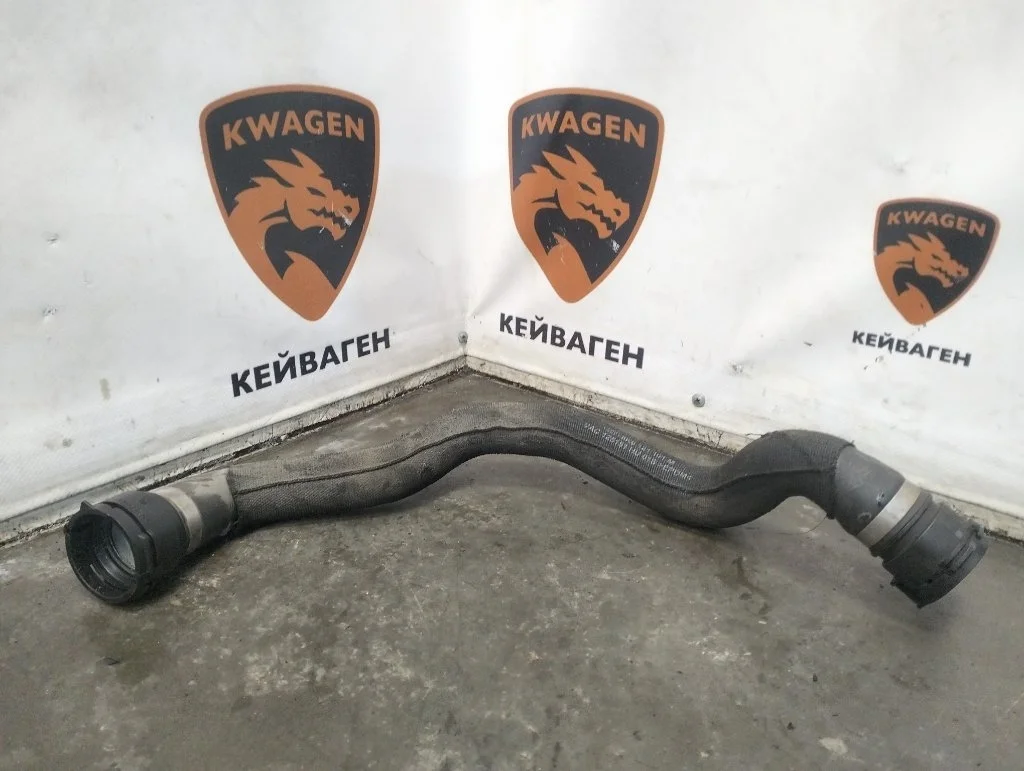 Патрубок системы охлаждения Audi A4 2010 B8