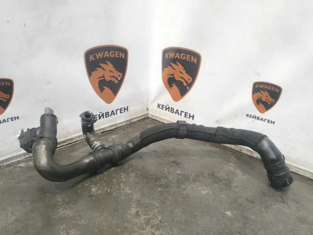 Патрубок системы охлаждения Audi A6 2016 C7