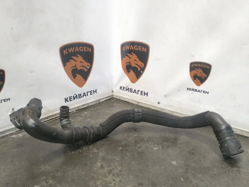 Патрубок системы охлаждения Audi A6 2015 C7