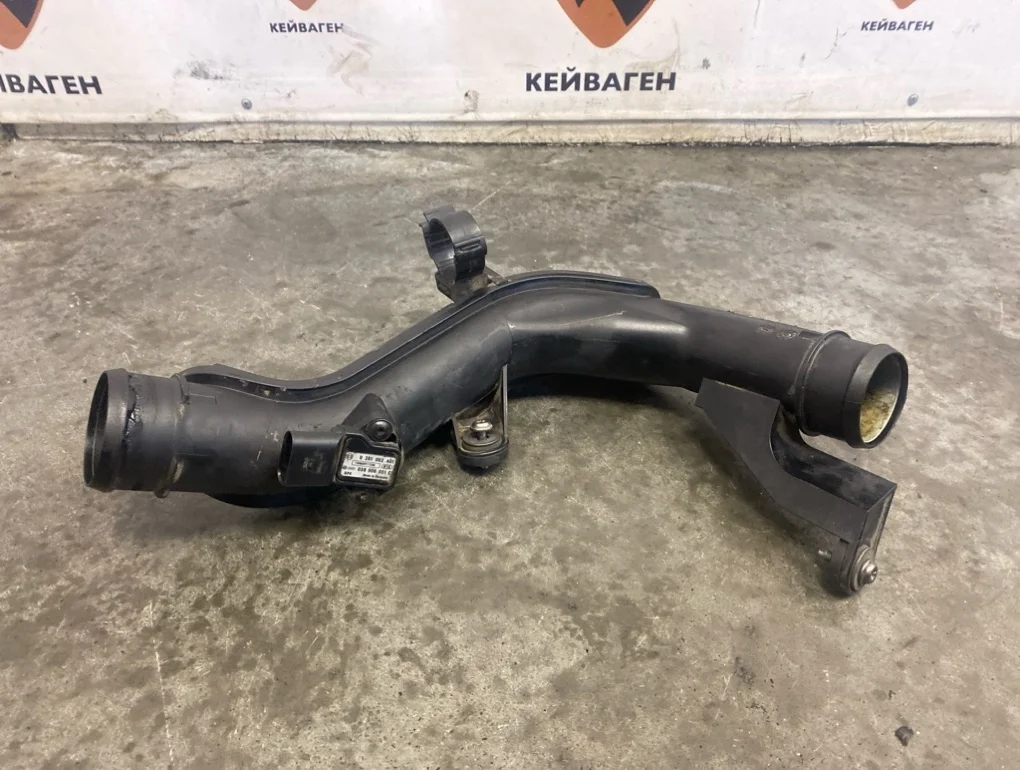 Патрубок интеркулера Volkswagen Passat 2010 B6