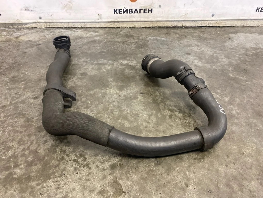 Патрубок радиатора Volkswagen Passat 2011 B7