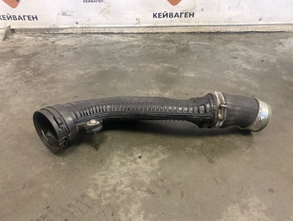 Патрубок интеркулера Volkswagen Passat 2010 B7