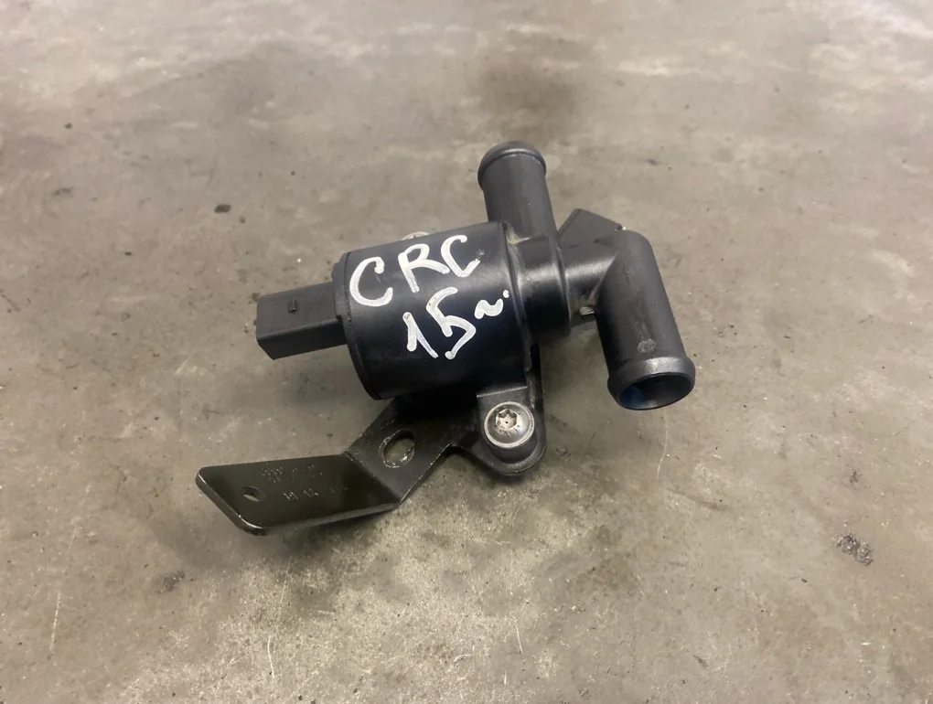 Помпа Volkswagen Touareg 2015 7P