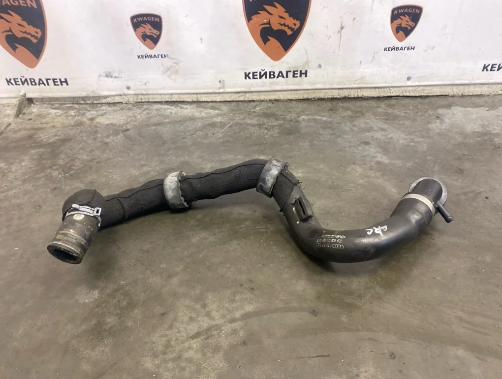 Патрубок радиатора Audi Q7 2013 4L