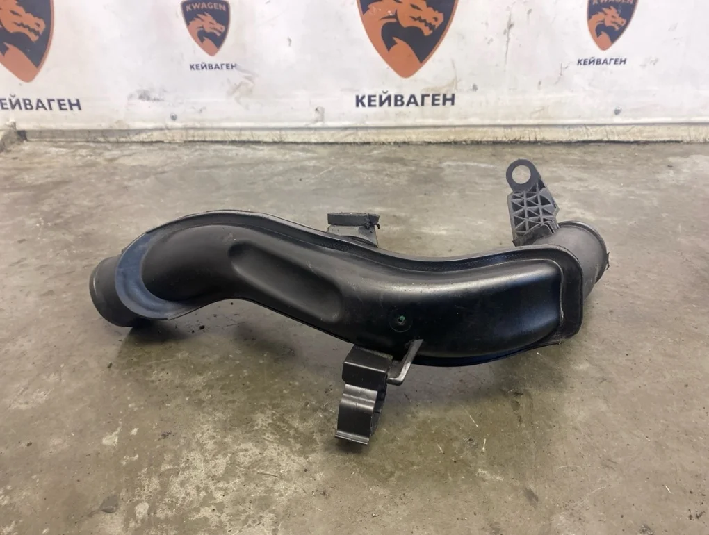 Патрубок интеркулера Volkswagen Passat 2008 B6