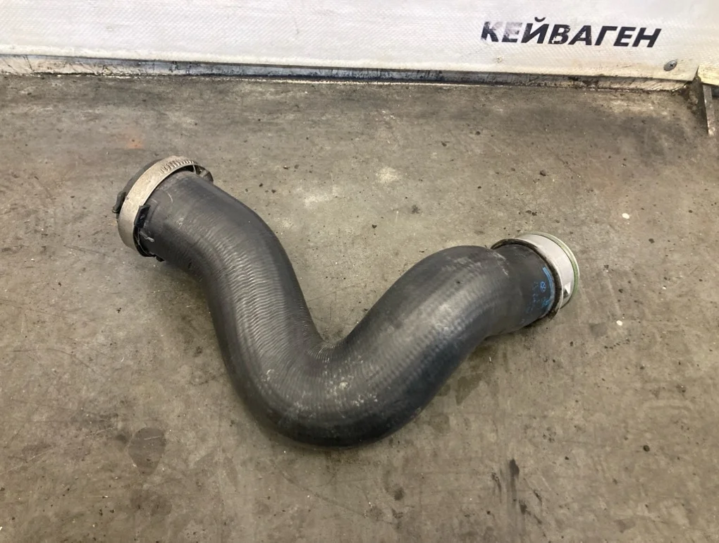 Патрубок интеркулера Audi Q7 2008 4L