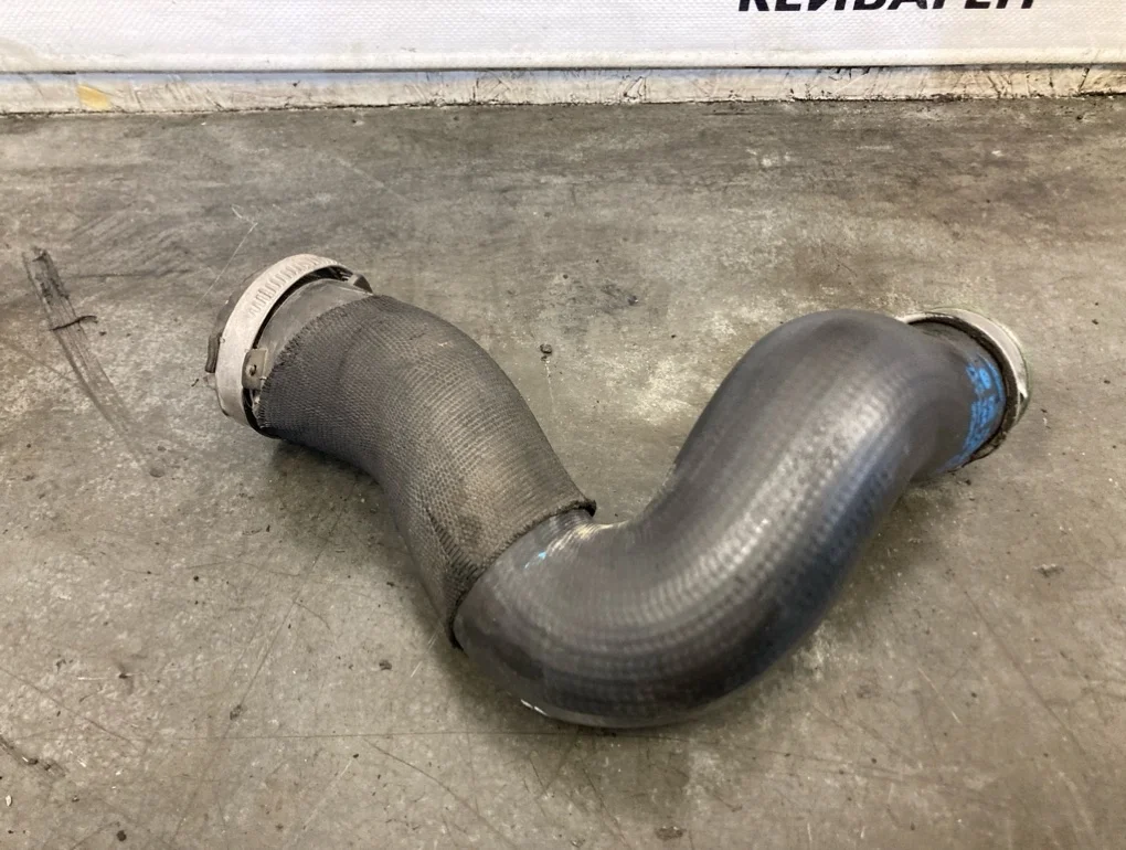 Патрубок интеркулера Audi Q7 2006 4L