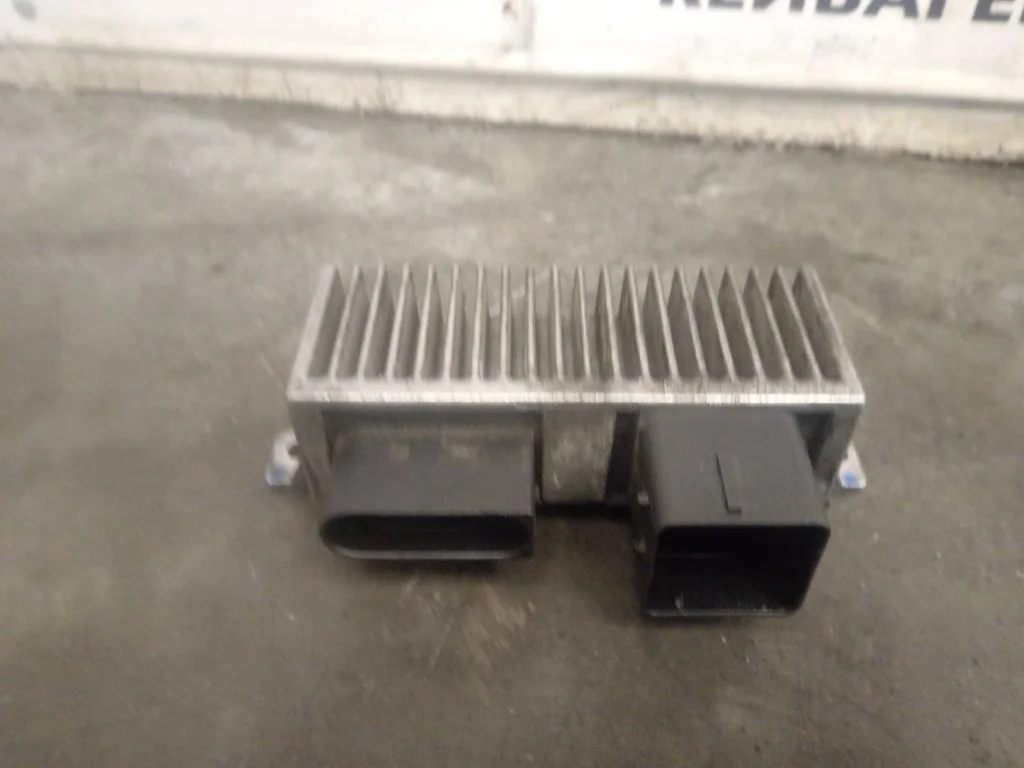 Реле свечей накала Renault master 2016