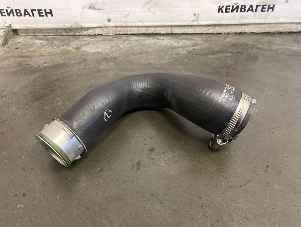 Патрубок интеркулера Volkswagen Touareg 2015 7L