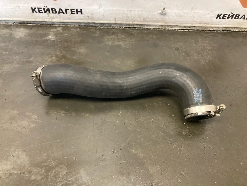 Патрубок интеркулера Volkswagen Touareg 2013 7P