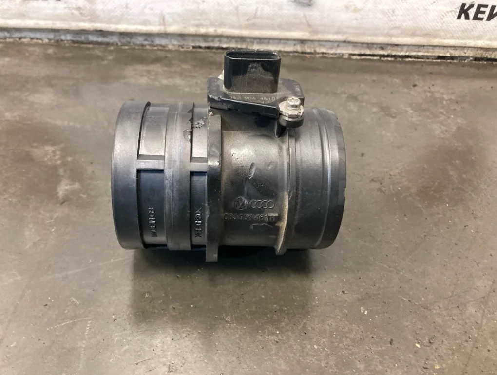 Датчик массового расхода воздуха Volkswagen Touareg 2015 7P