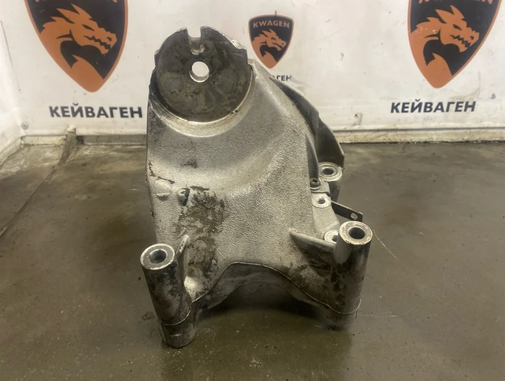 Кронштейн Volkswagen Touareg 2013 7P