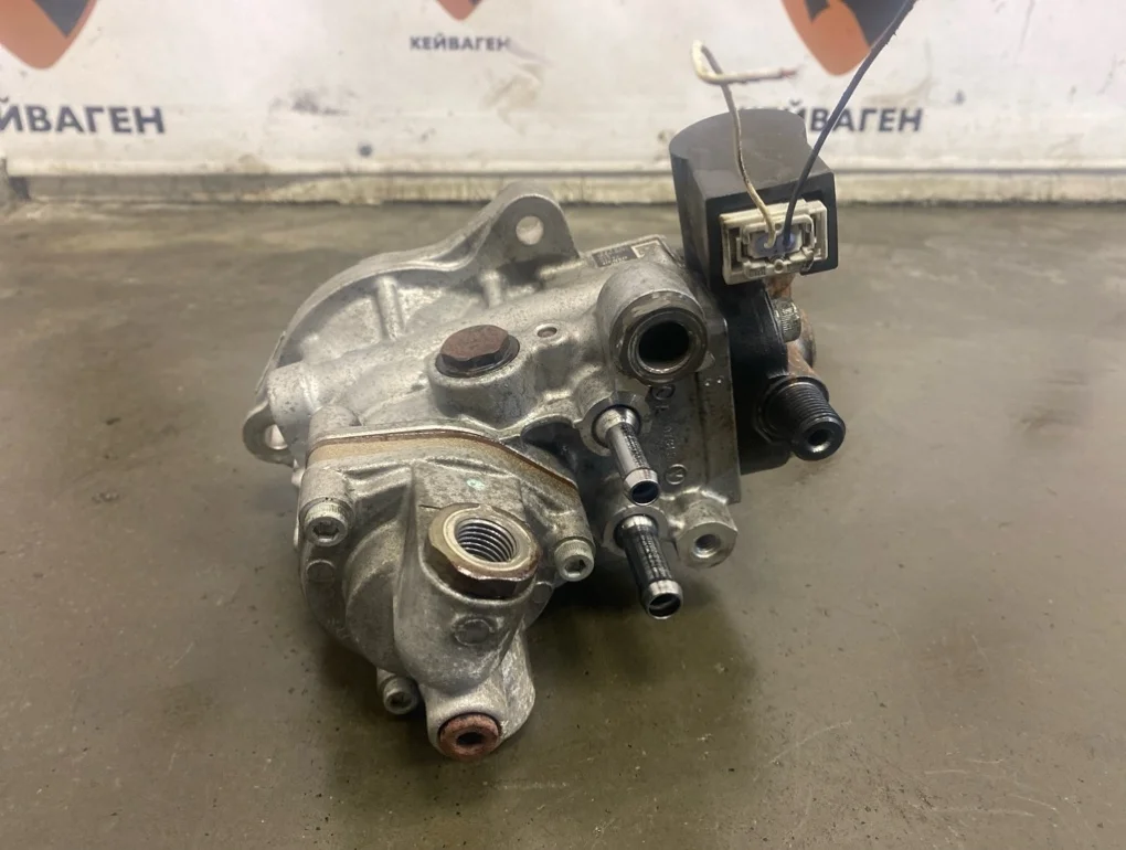 Топливный насос высокого давления Toyota Land cruiser Prado 2015 J150