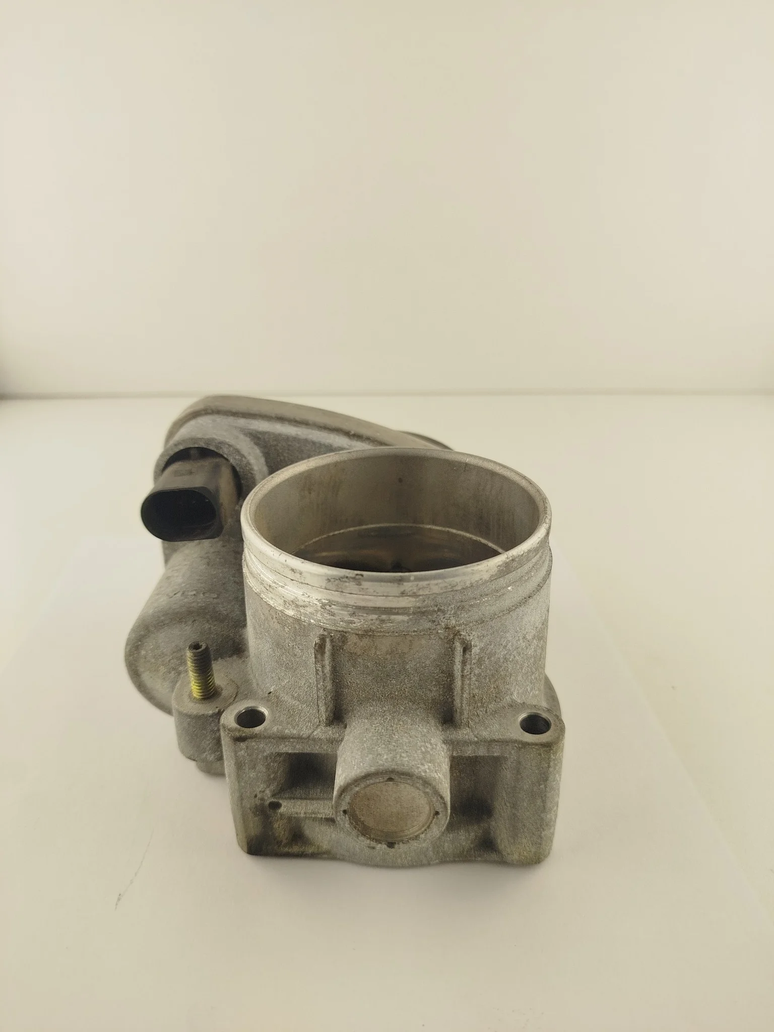 ЗАСЛОНКА ДРОССЕЛЬНАЯ BMW 13547502445