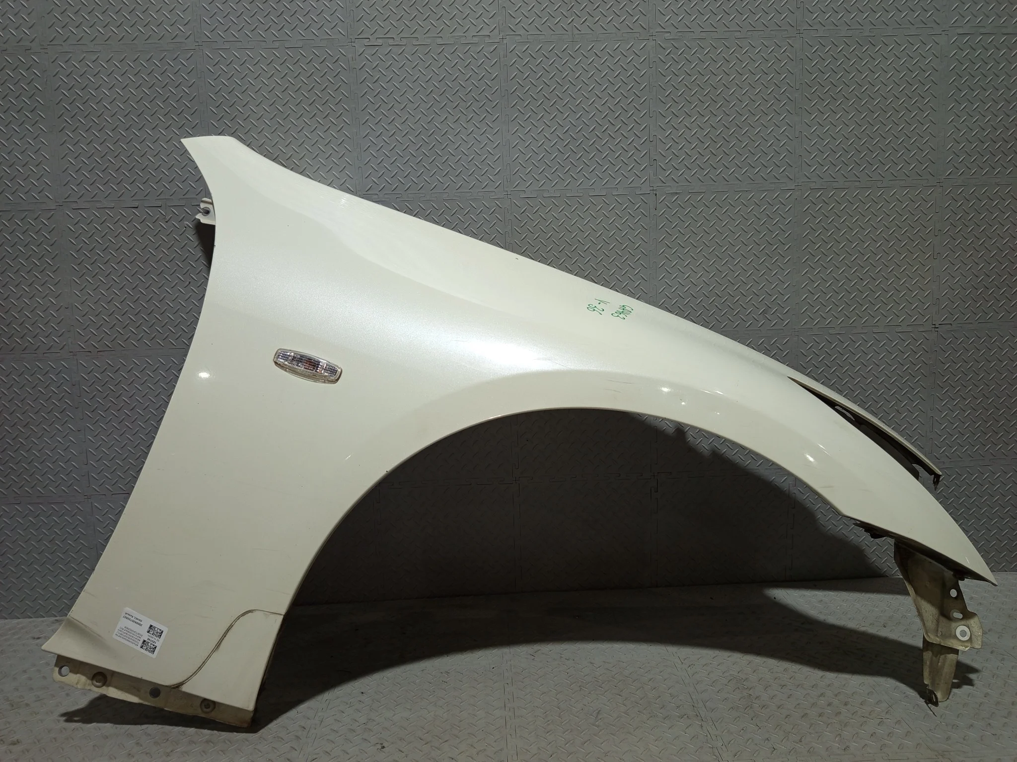 КРЫЛО NISSAN INFINITI F3100JK0BA ПЕРЕД ПРАВО белый, QX1 GA463