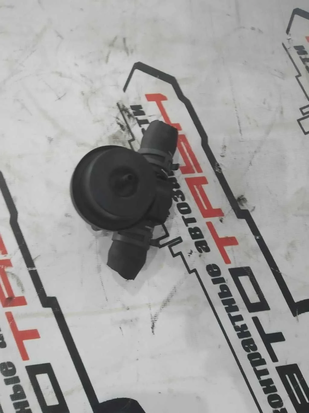 ПОМПА AUDI VOLKSWAGEN 06H965561