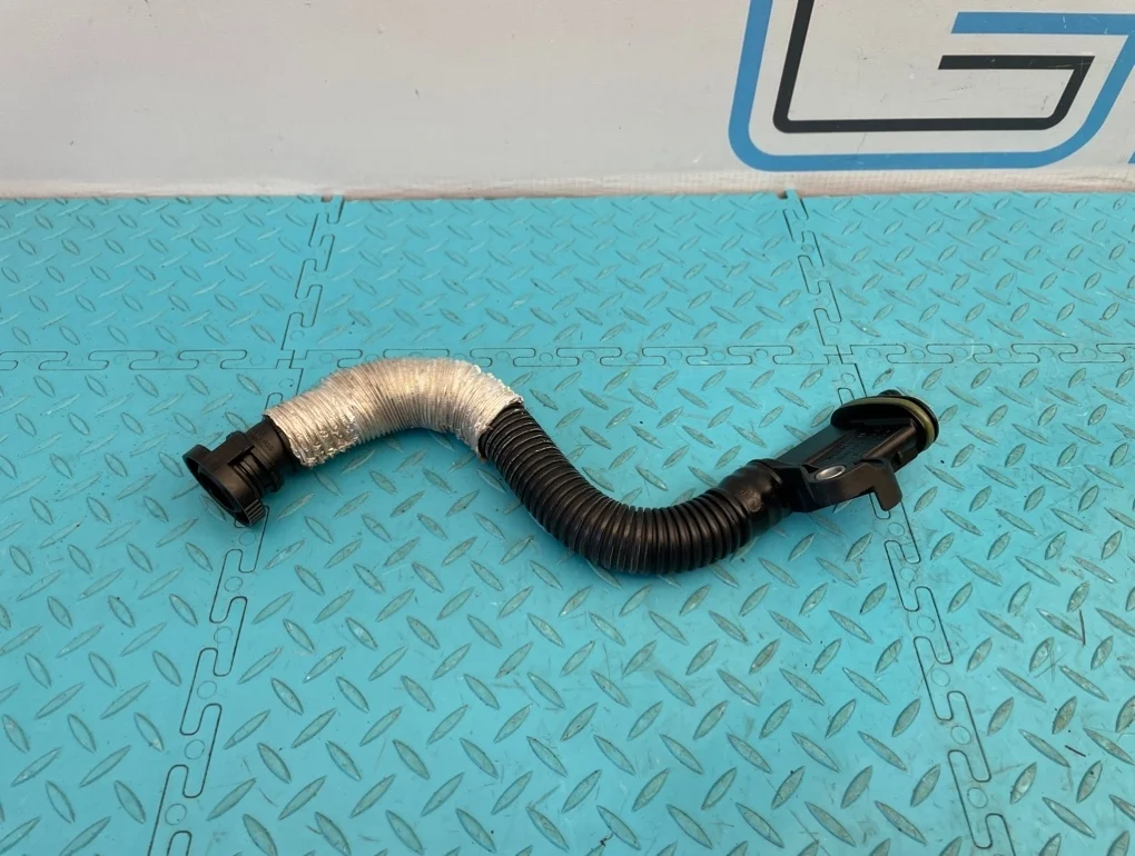 Шланг вентиляции картерных газов Volkswagen Tiguan 2010 06J103213E 5N1 CCZC 2.0