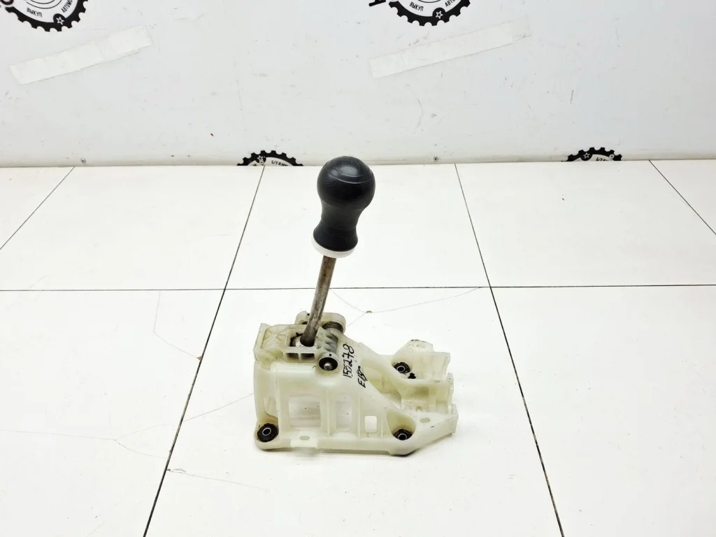 Кулиса мкпп Toyota Corolla 2008 E150