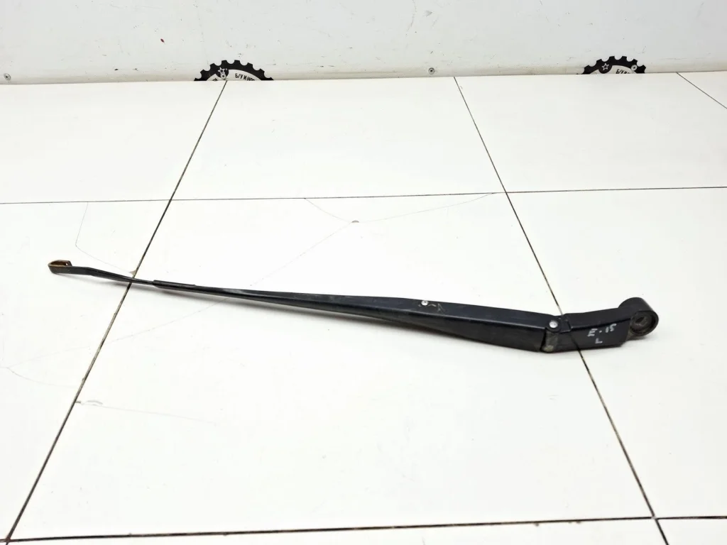 Поводок стеклоочистителя передний левый Toyota Corolla 2008 E150