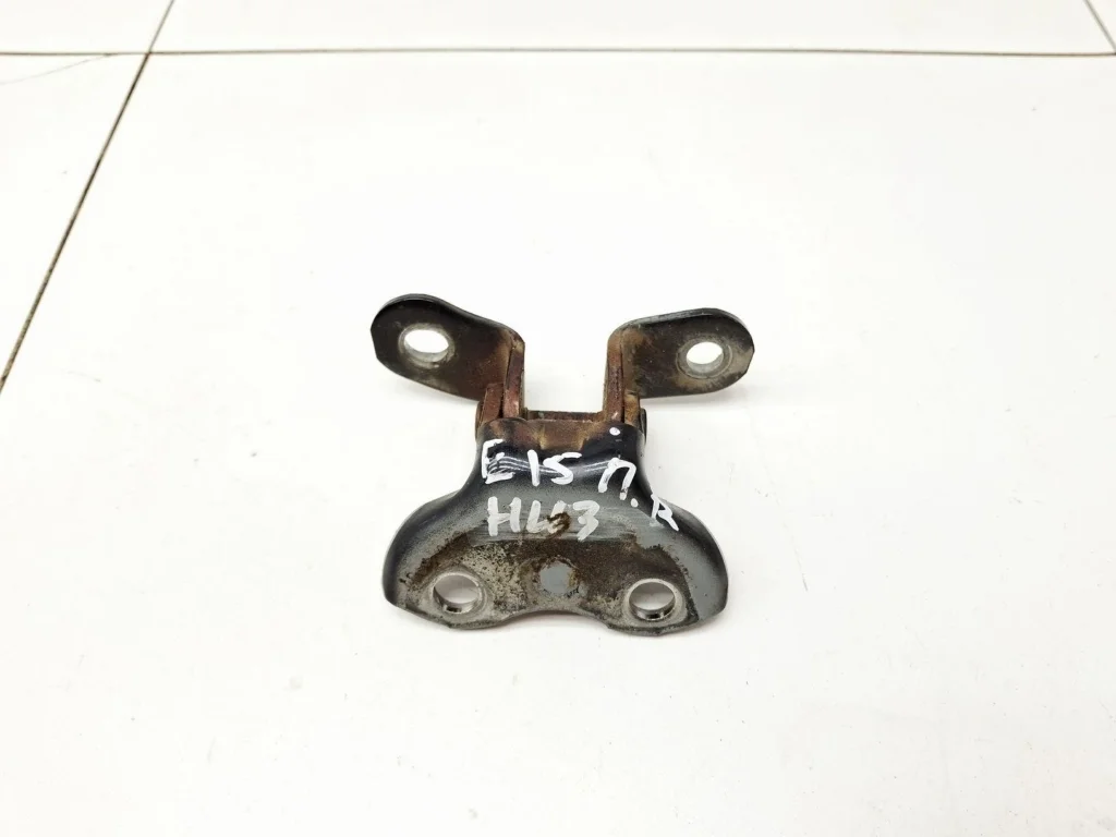 Петля двери передней правой нижняя Toyota Corolla 2008 E150