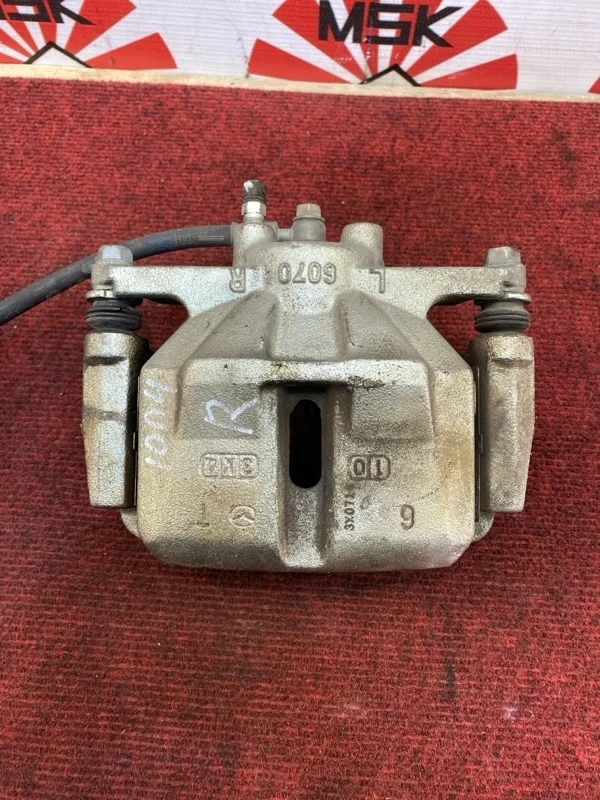 Тормозной суппорт Mazda Cx-5 2023 K0Y13398Z KF PY, передний правый