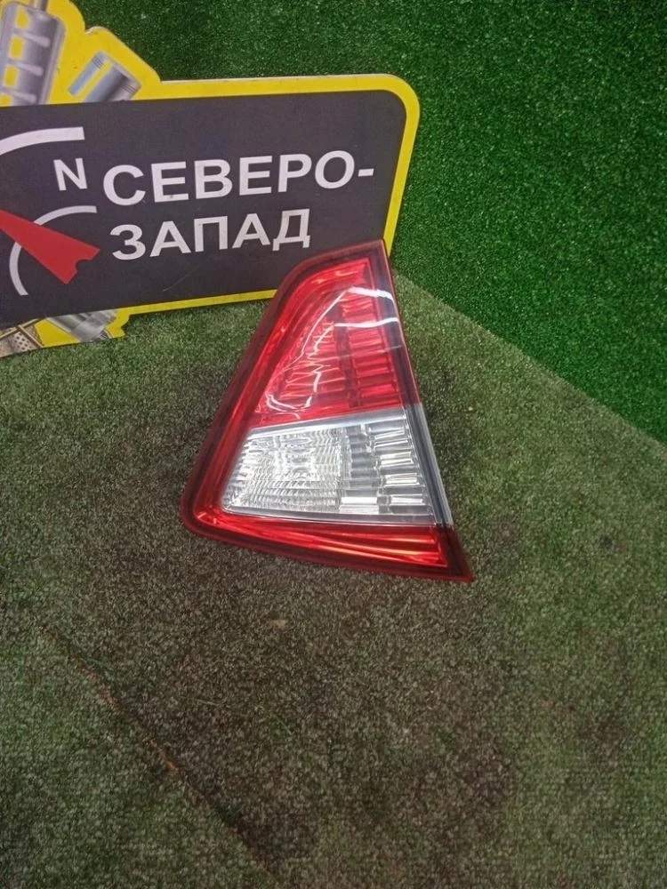 Фонарь внутренний Nissan Terrano 2017 2654000Q0D D10 F4R, правый