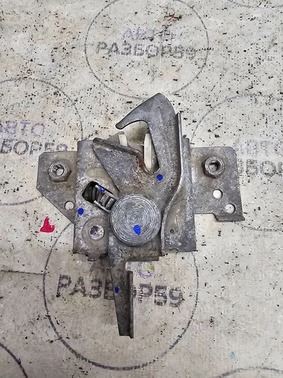 Замок капота Ford Fusion I рестайлинг (2005—2012)