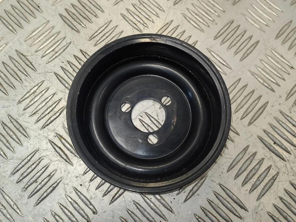 Шкив помпы Volkswagen Golf Mk5