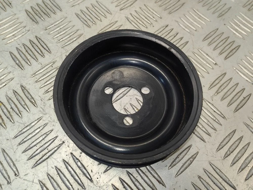 Шкив помпы Volkswagen Golf Mk5