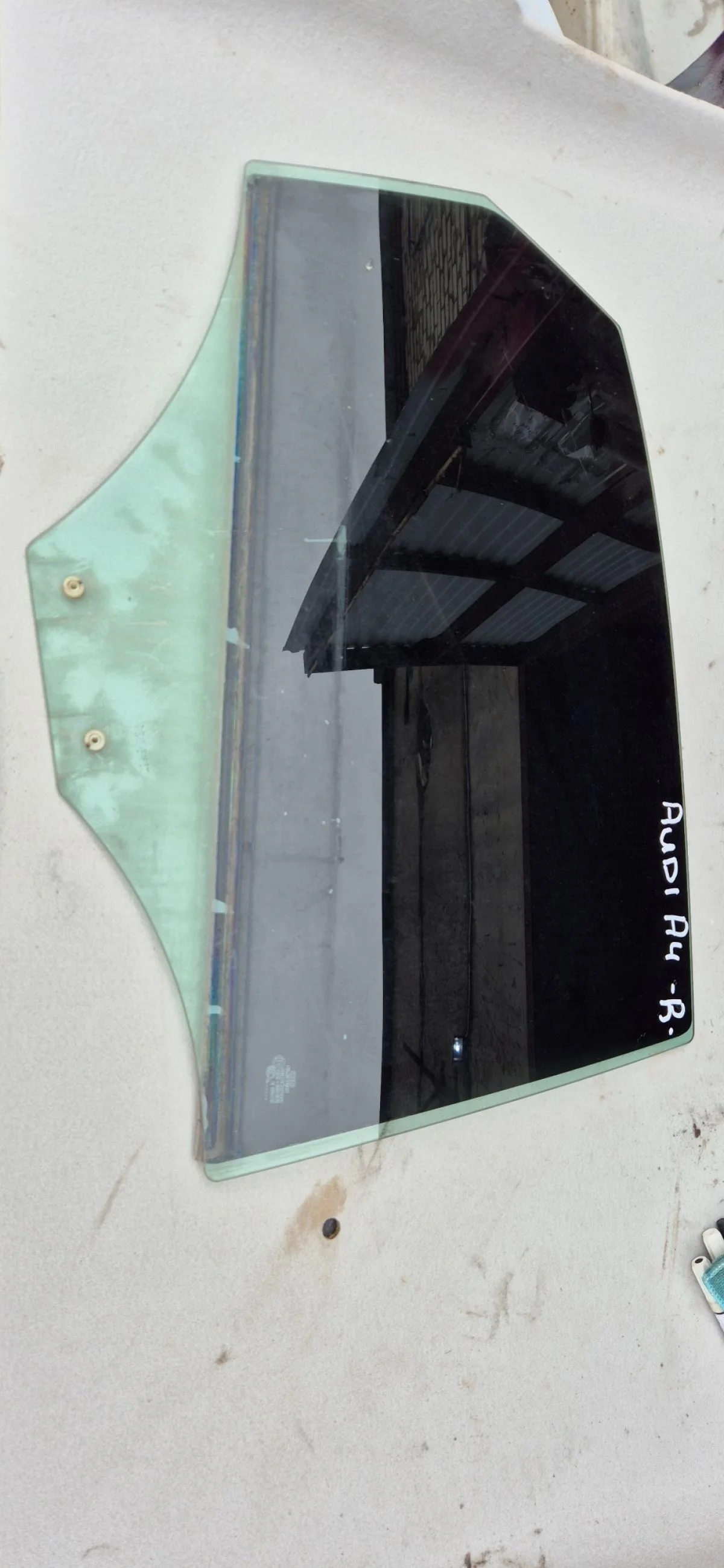 Стекло двери задней правой Audi A4 (B8) 2007-2015