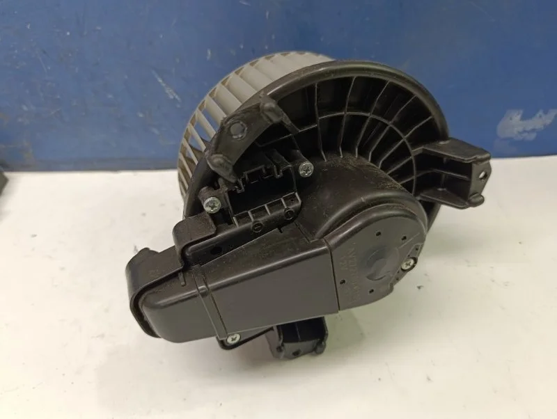 Моторчик печки Toyota Verso 2016 8710302150 ZGR20 1.6 1ZR-FAE