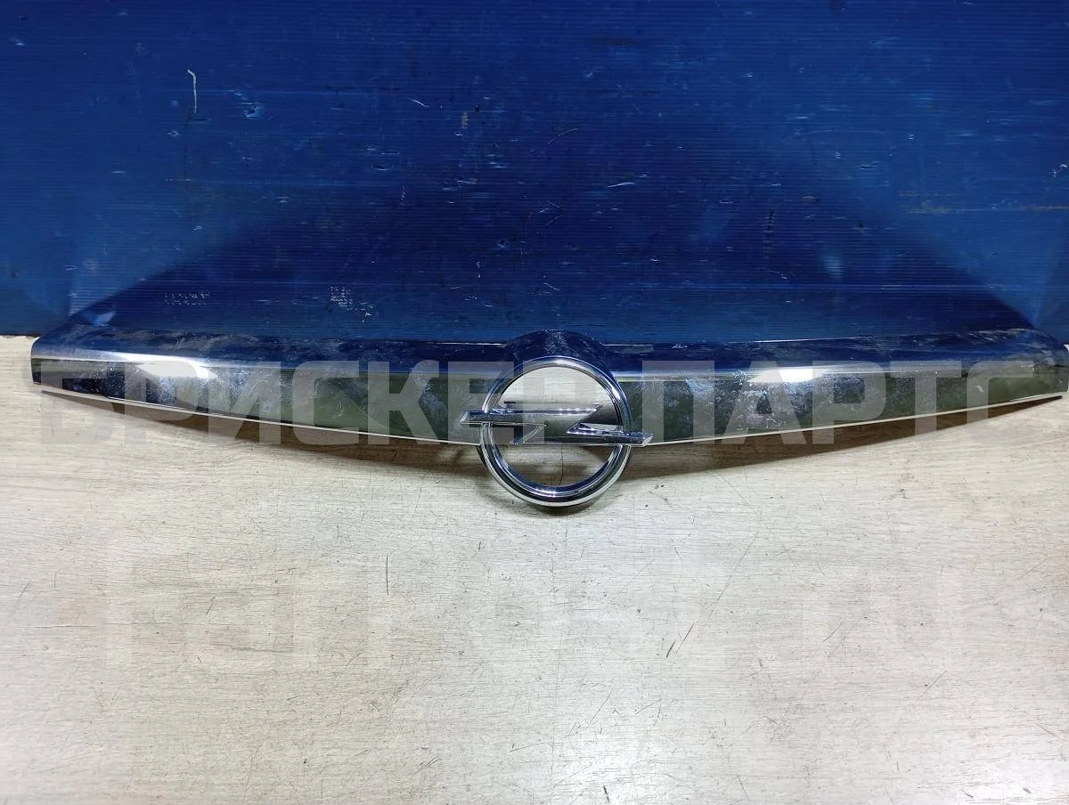 Решетка радиатора Опель Астра 3  рестайлинг