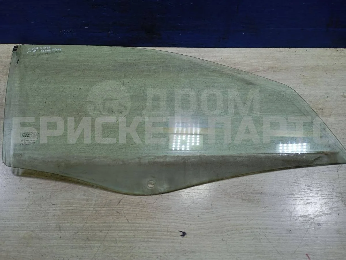 Стекло двери передней Фиат Альбеа 1 (178)